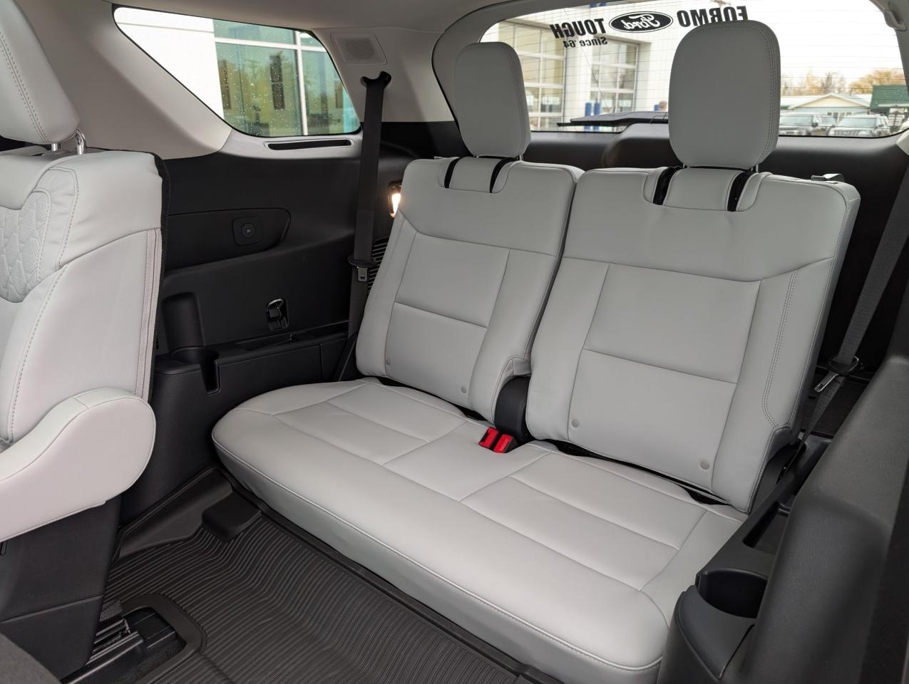 2025 Ford Explorer Platinum Photo5