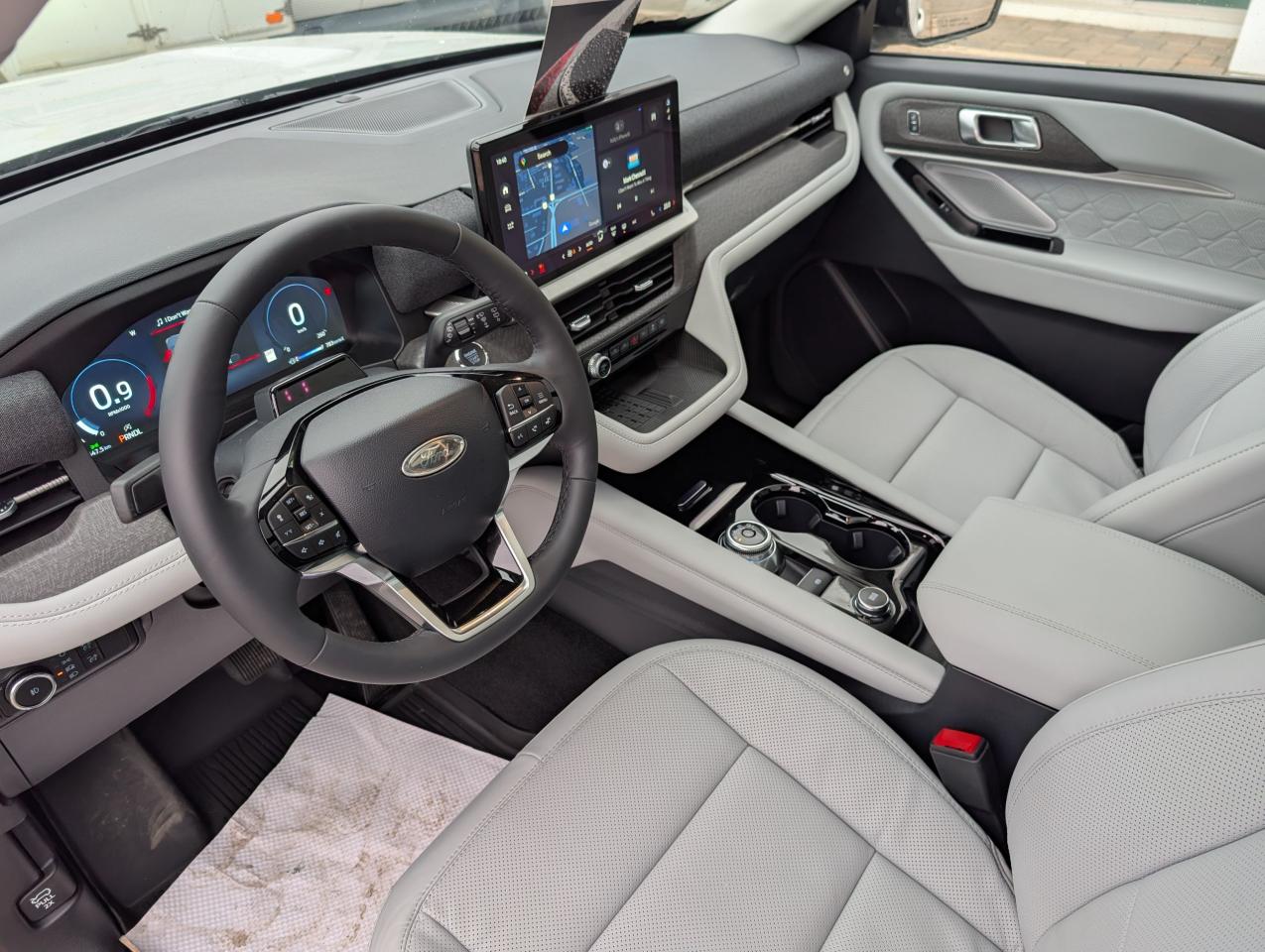 2025 Ford Explorer Platinum Photo5