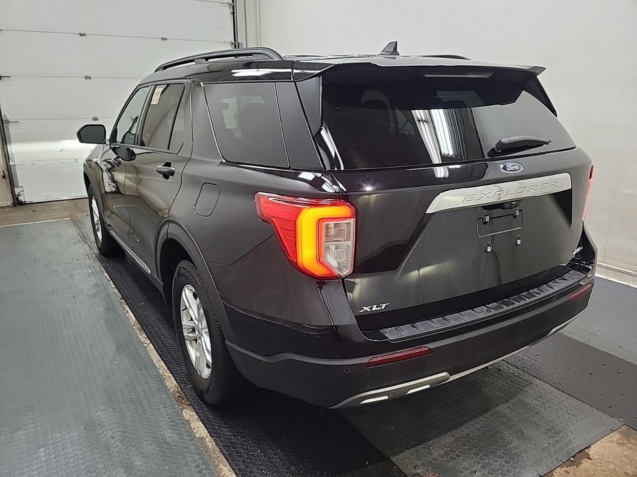 2021 Ford Explorer XLT Photo5