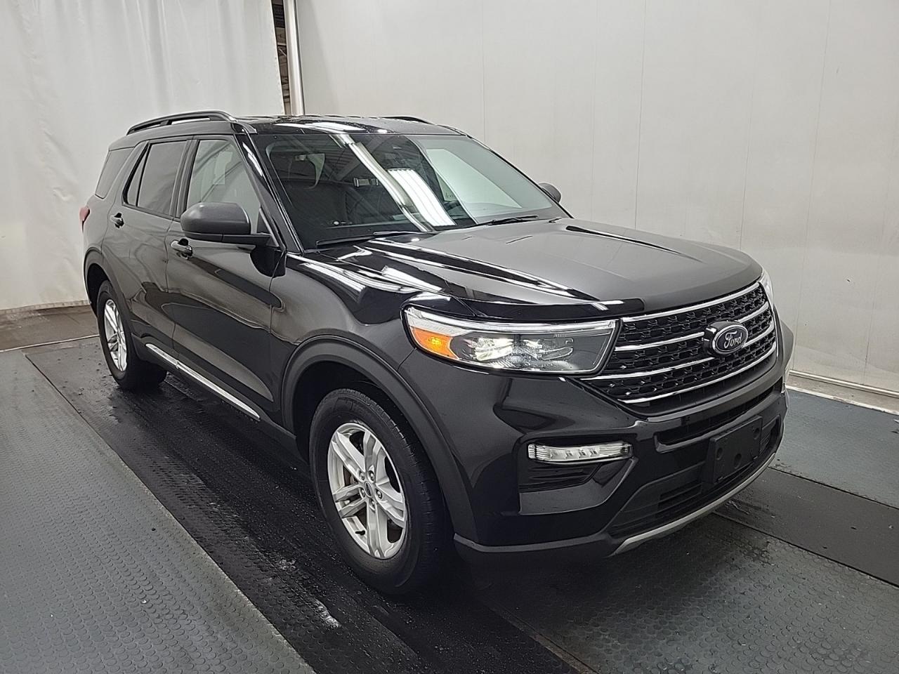 2021 Ford Explorer XLT Photo1