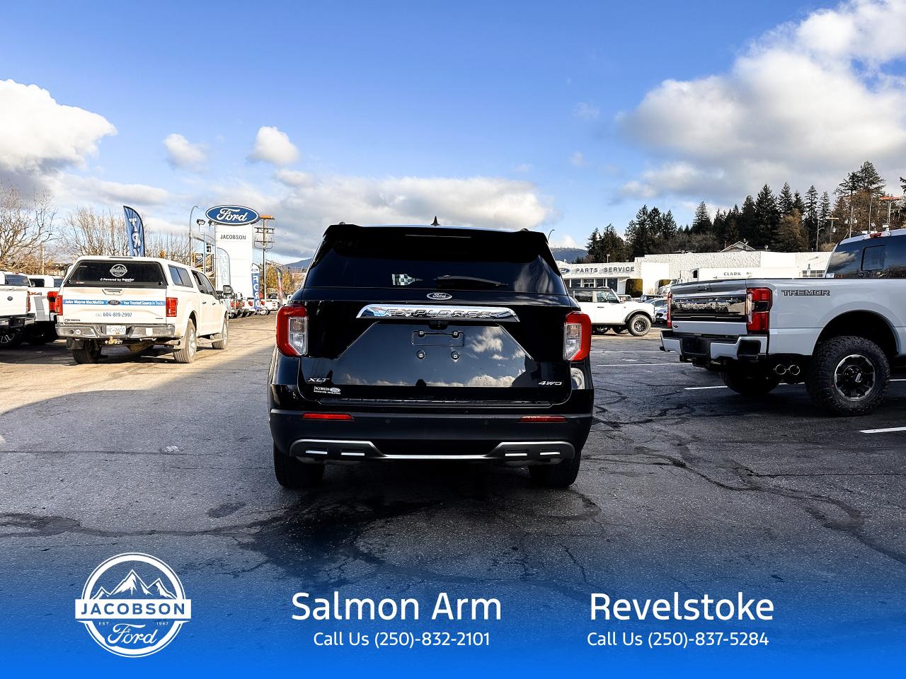 2021 Ford Explorer XLT Photo3