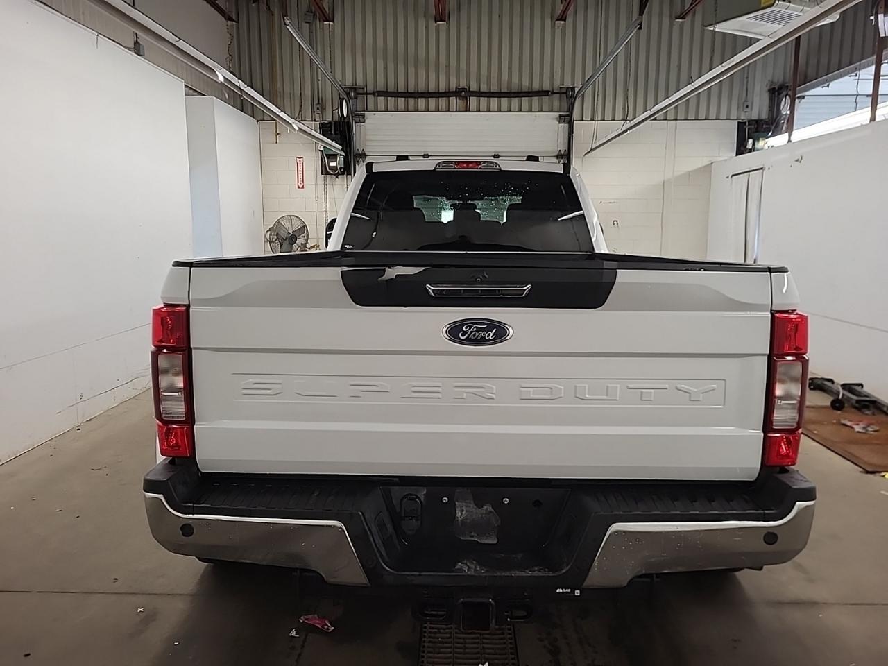 2020 Ford F-350 Super Duty DRW XLT Photo5
