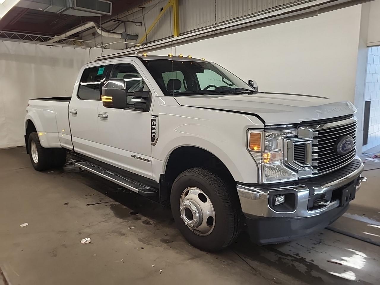 2020 Ford F-350 Super Duty DRW XLT Photo5