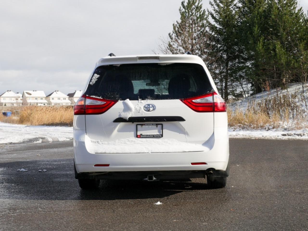 2018 Toyota Sienna 7-Passenger  GREAT PRICE Photo