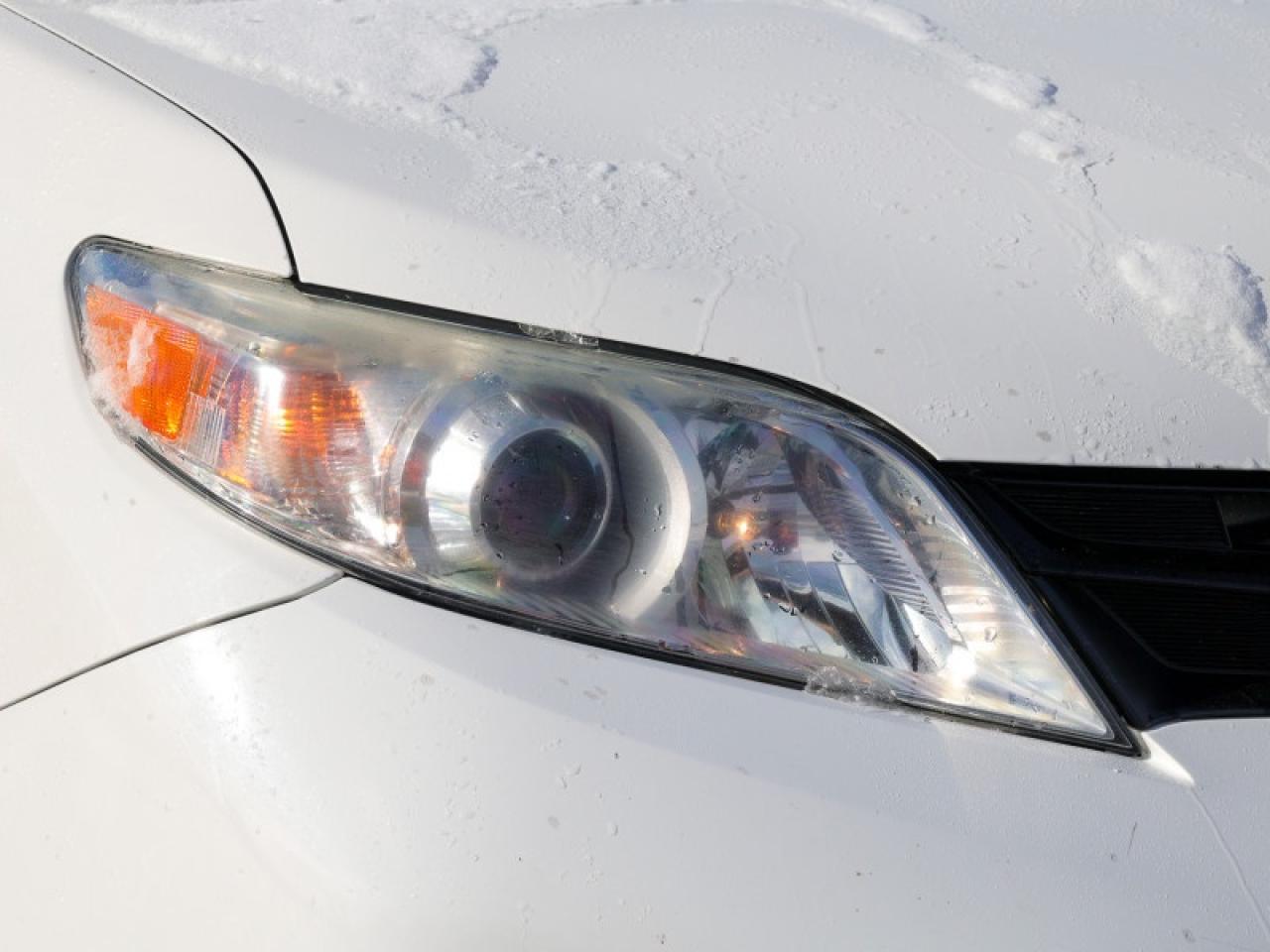 2018 Toyota Sienna 7-Passenger  GREAT PRICE Photo