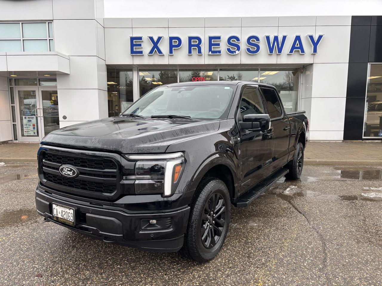 2025 Ford F-150 LARIAT 502A, 3.5LHEV, ROOF, BLACK PACKAGE, 20"RIMS