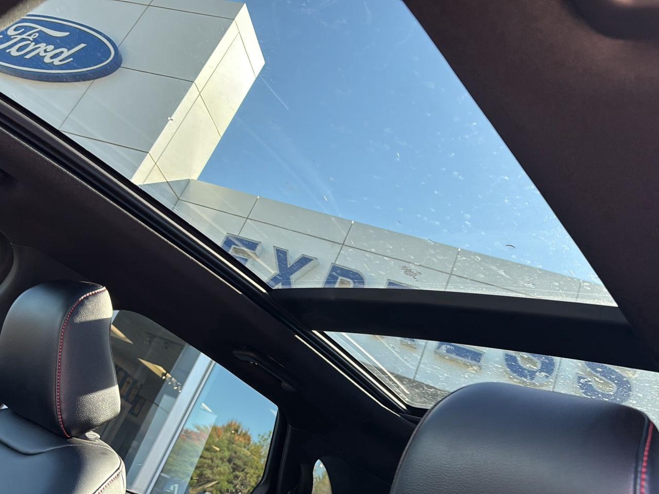 2024 Ford Edge ST Line Photo5