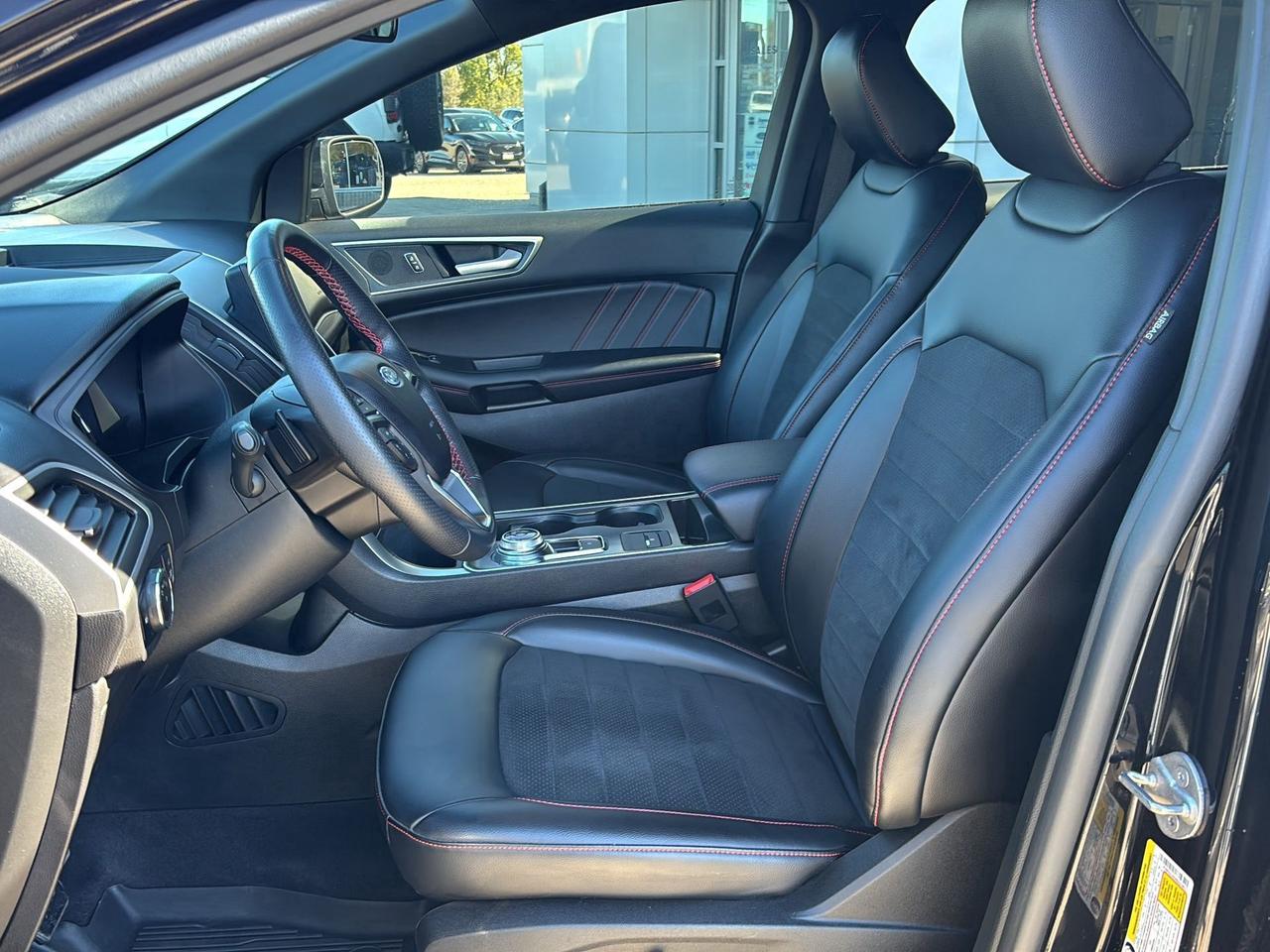 2024 Ford Edge ST-LINE, AWD, PANO ROOF, COPILOT PACKAGE! Photo