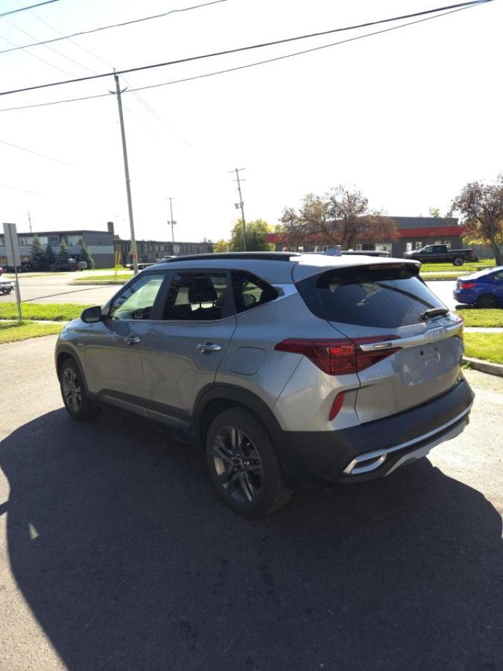 2023 Kia Seltos EX AWD Photo2