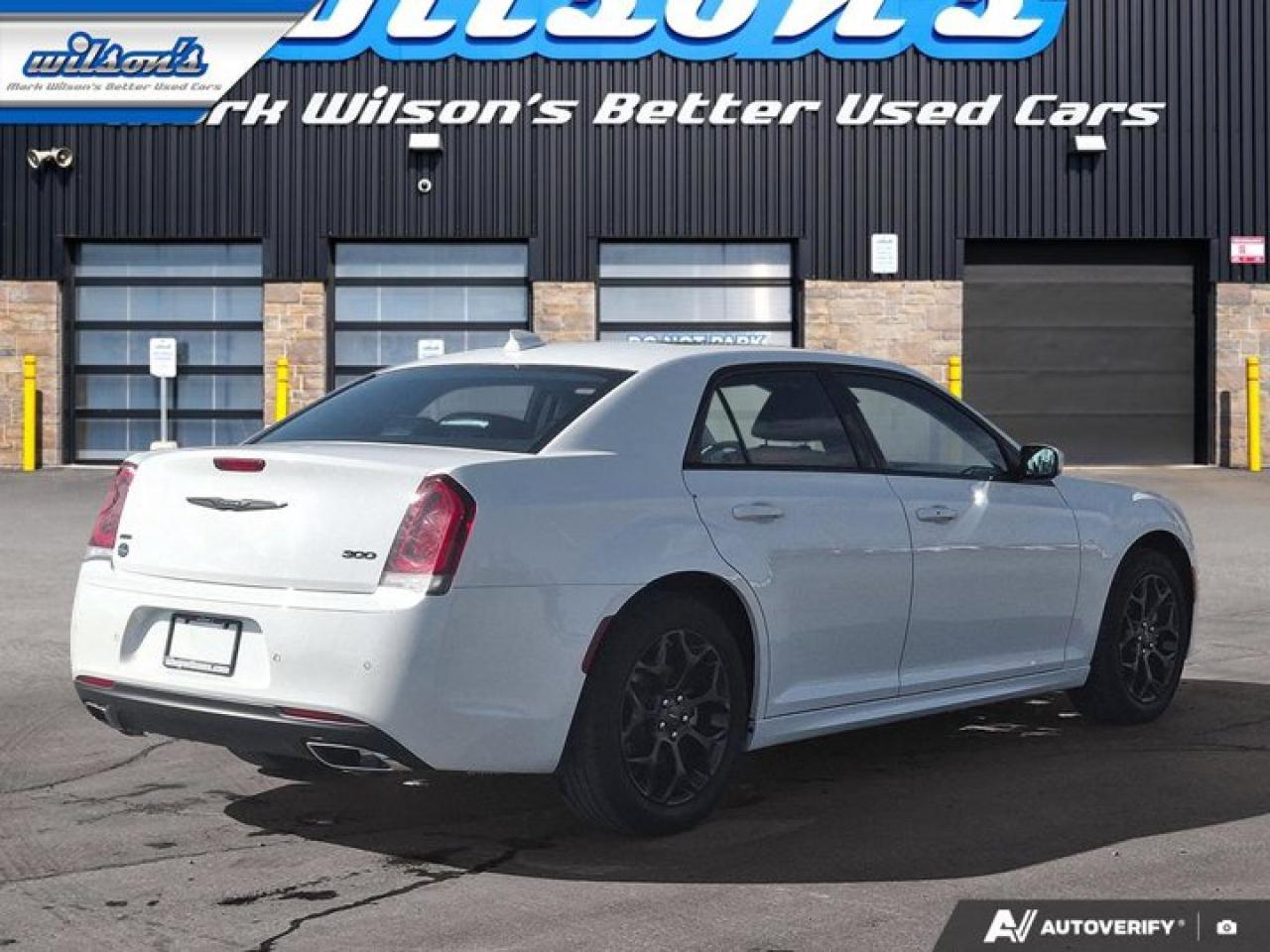 2023 Chrysler 300 Touring L AWD | Leather | Panoramic Sunroof | Adaptive Cruise | Cooled + Heated Seats | Photo4