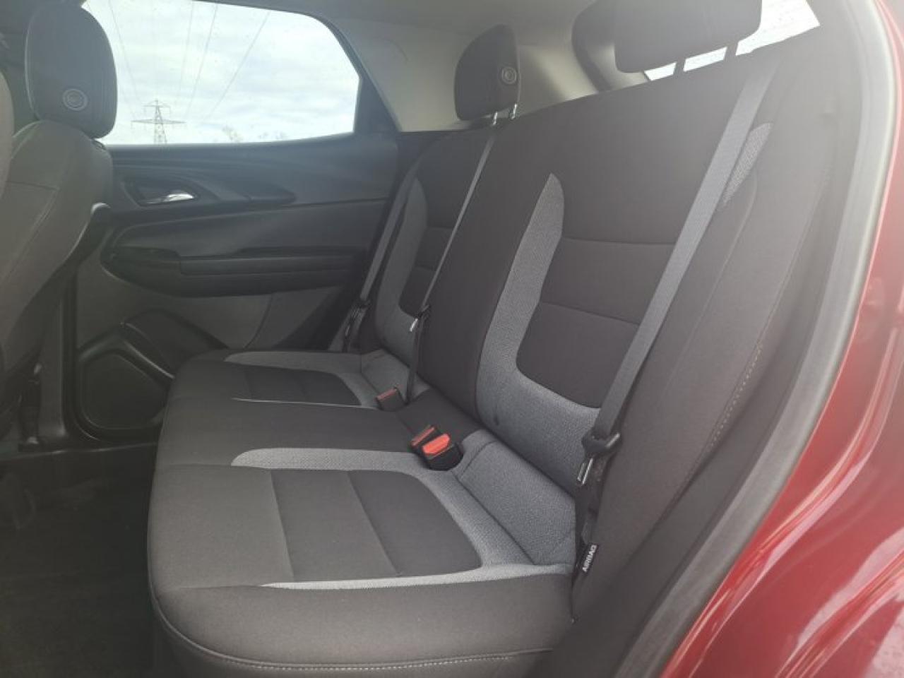 2024 Chevrolet TrailBlazer LT AWD | Heated Seats + Steering | Wireless CarPlay | Remote Start | Keyless Entry | HD Reverse Cam Photo