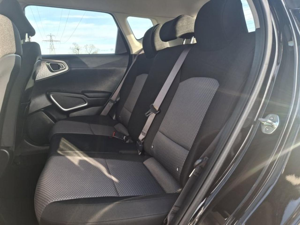 2021 Kia Soul LX | Heated Seats | CarPlay + Android | Rear Camera | and More ! Photo