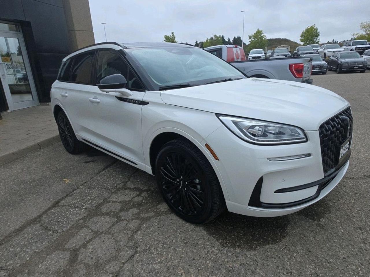 2025 Lincoln Corsair RESERVE, AWD, 2L JET PACK, HEADS-UP DISPLAY, 20'S! Photo
