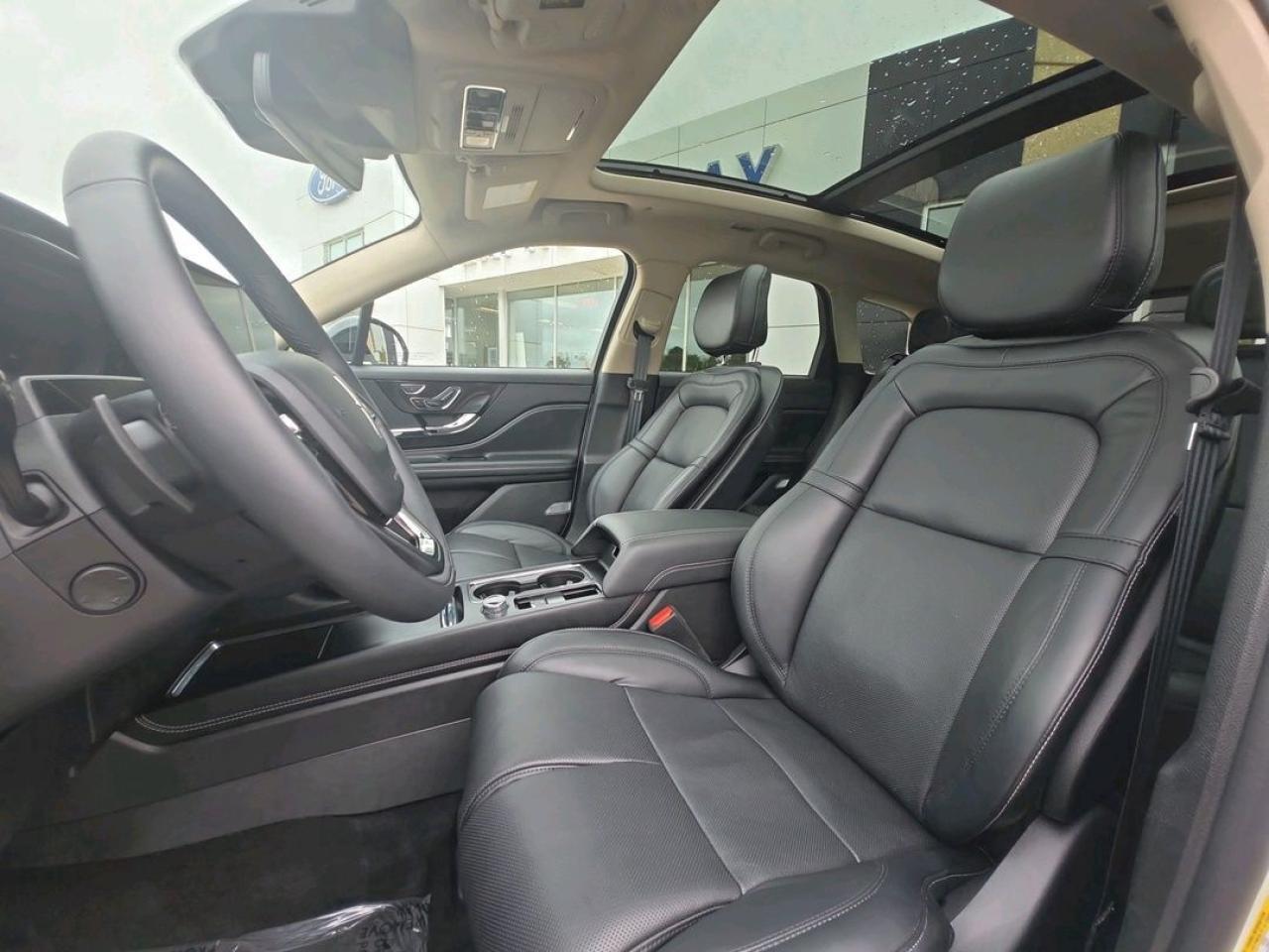 2025 Lincoln Corsair RESERVE, AWD, 2L JET PACK, HEADS-UP DISPLAY, 20'S! Photo