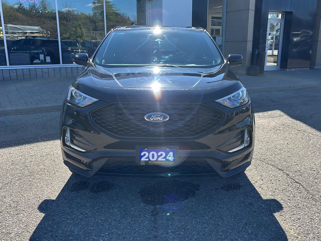 2024 Ford Edge ST-LINE, AWD, PANO ROOF, COPILOT PACKAGE! Photo1