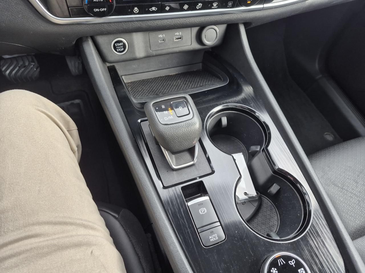 2021 Nissan Rogue SV PREMIUM Photo9