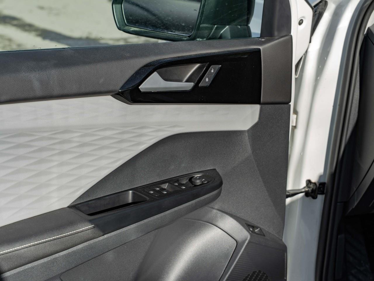 2024 Volkswagen Taos Trendline FWD Photo