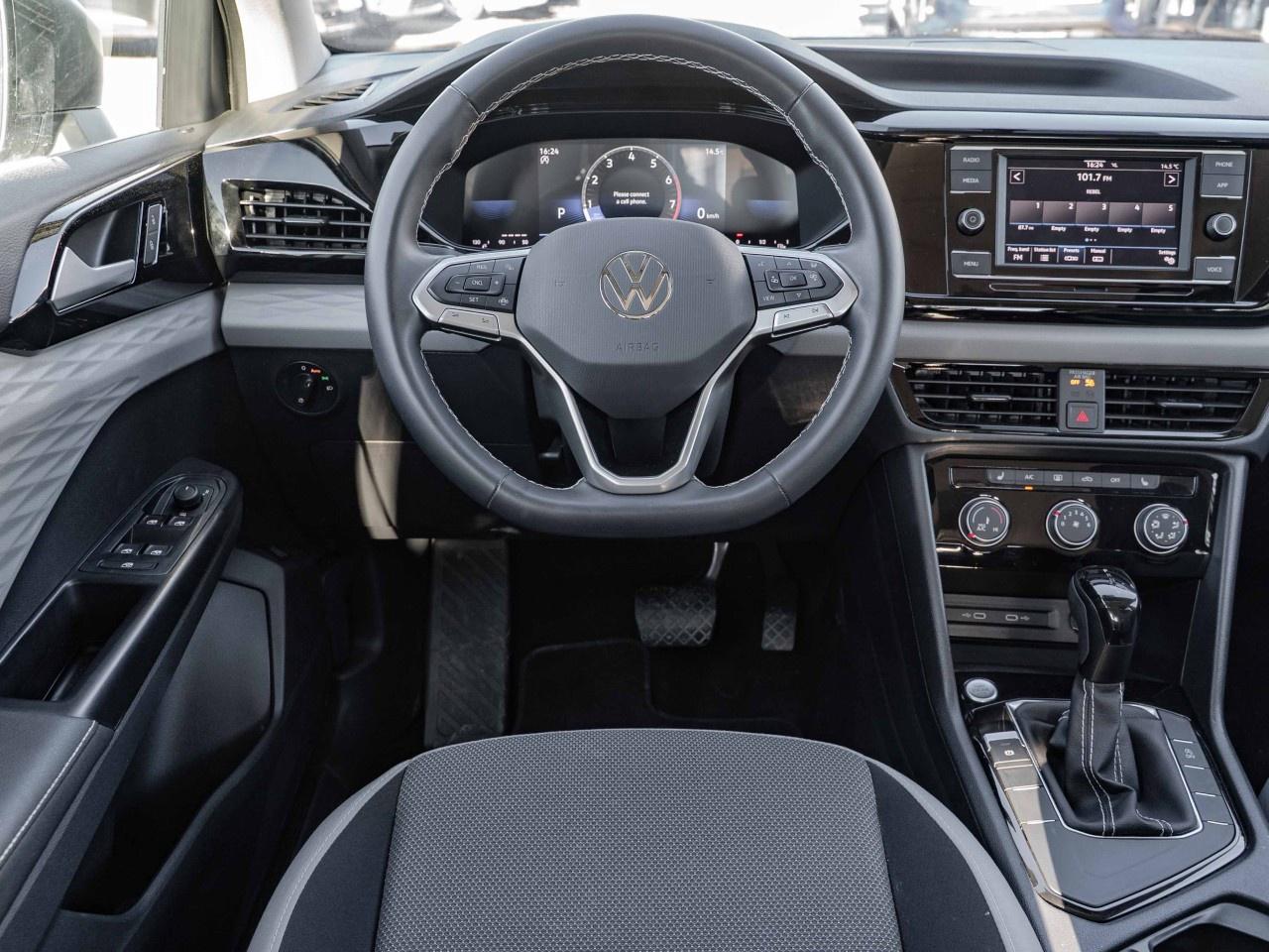 2024 Volkswagen Taos Trendline FWD Photo