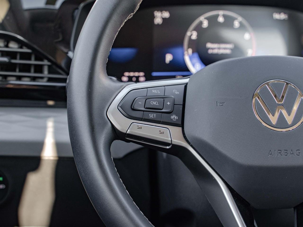 2024 Volkswagen Taos Trendline FWD Photo