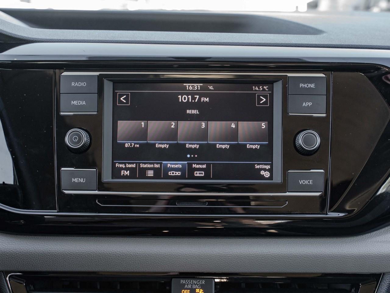 2024 Volkswagen Taos Trendline FWD Photo