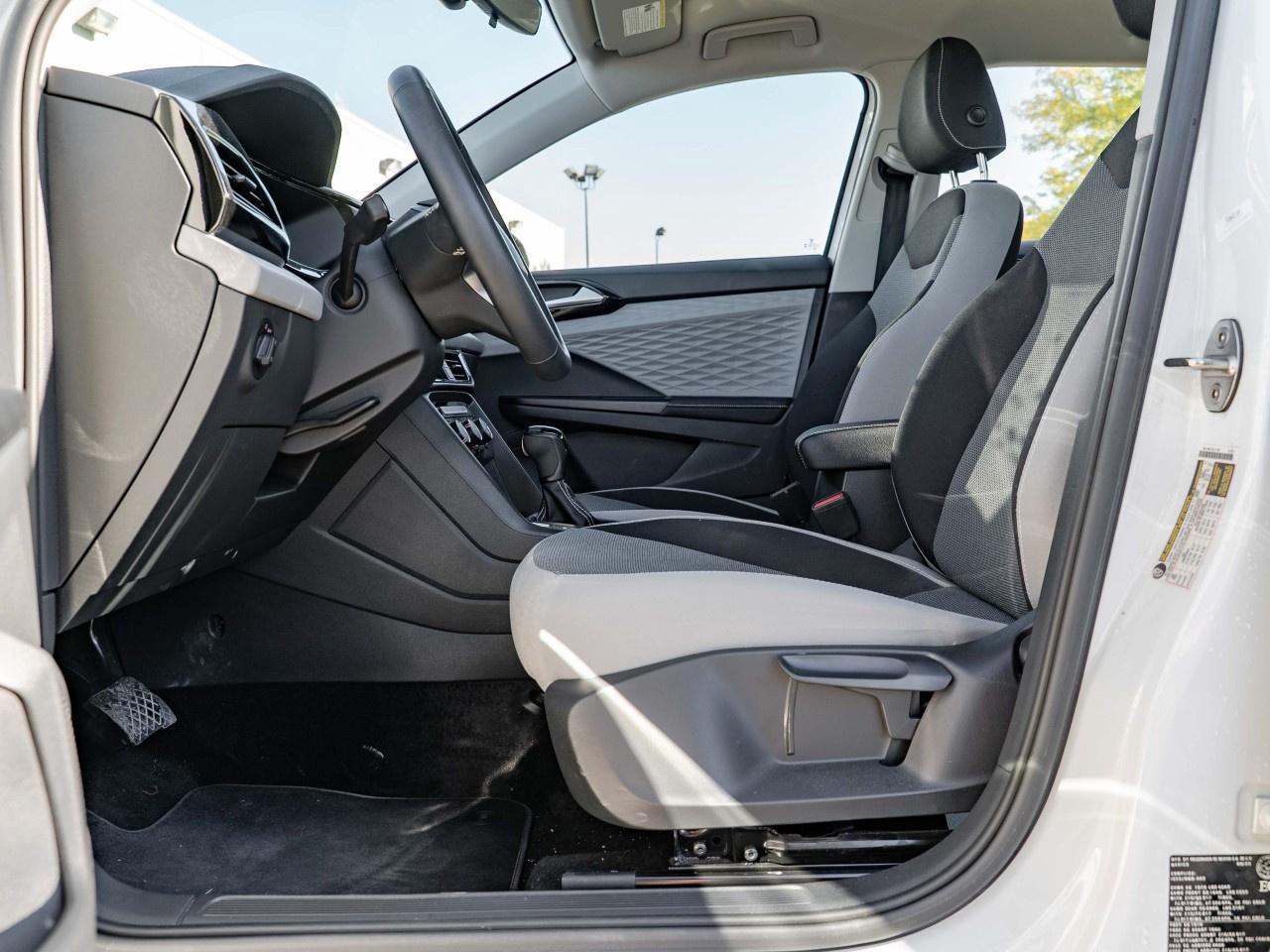 2024 Volkswagen Taos Trendline FWD Photo