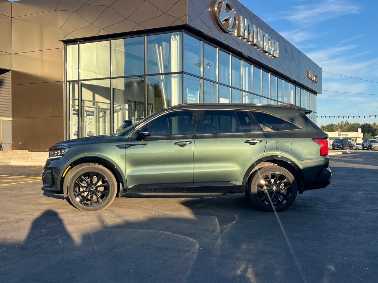 2023 Kia Sorento SX AWD w/Black Leather Photo2