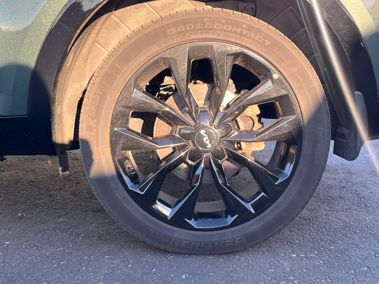 2023 Kia Sorento SX AWD w/Black Leather Photo3