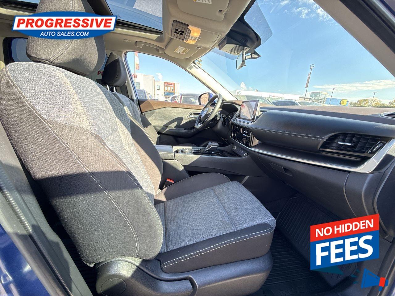 2022 Nissan Rogue SV - Moonroof -  Apple CarPlay Photo