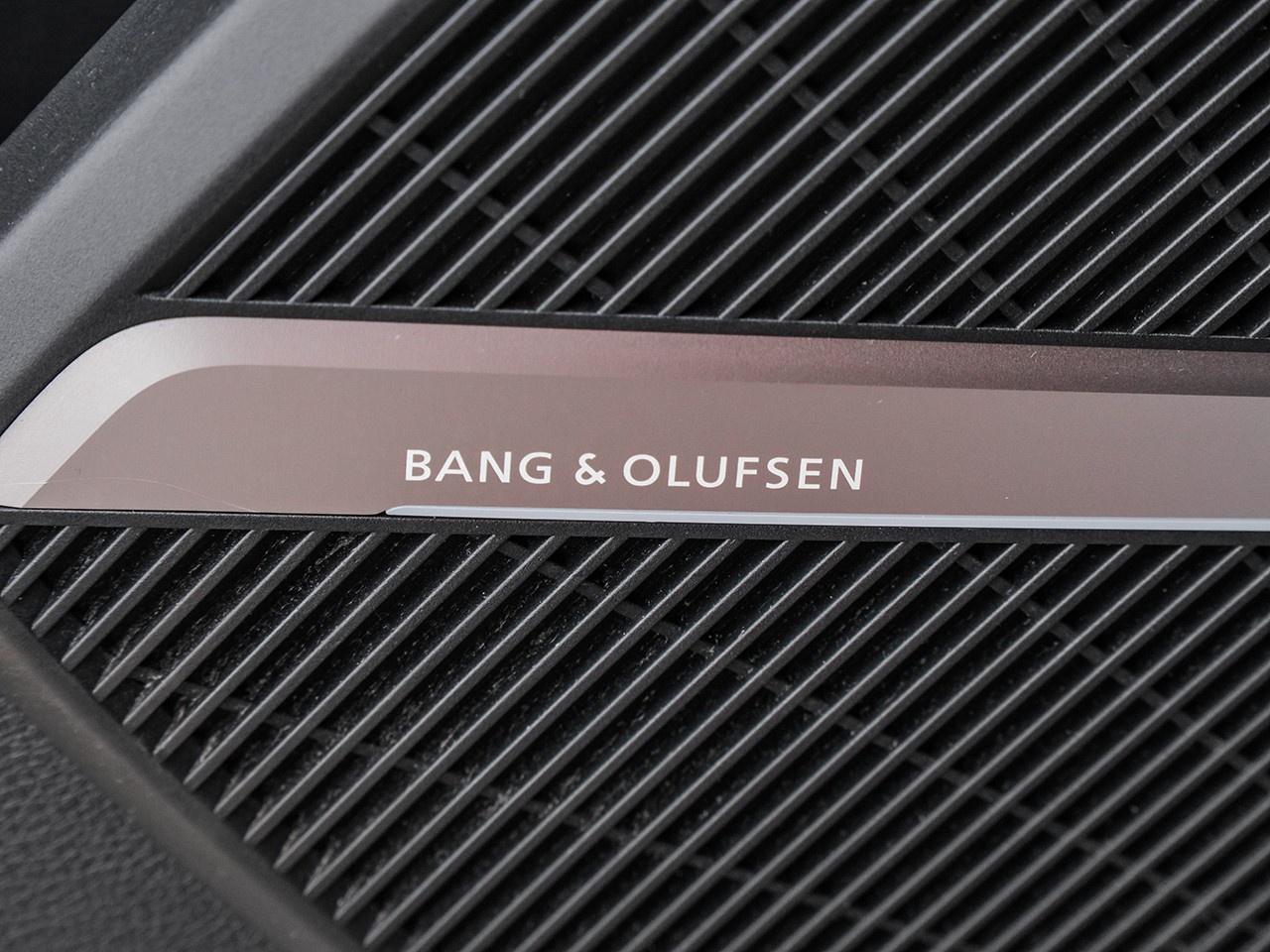 2018 Audi Q5 2.0T Technik Photo