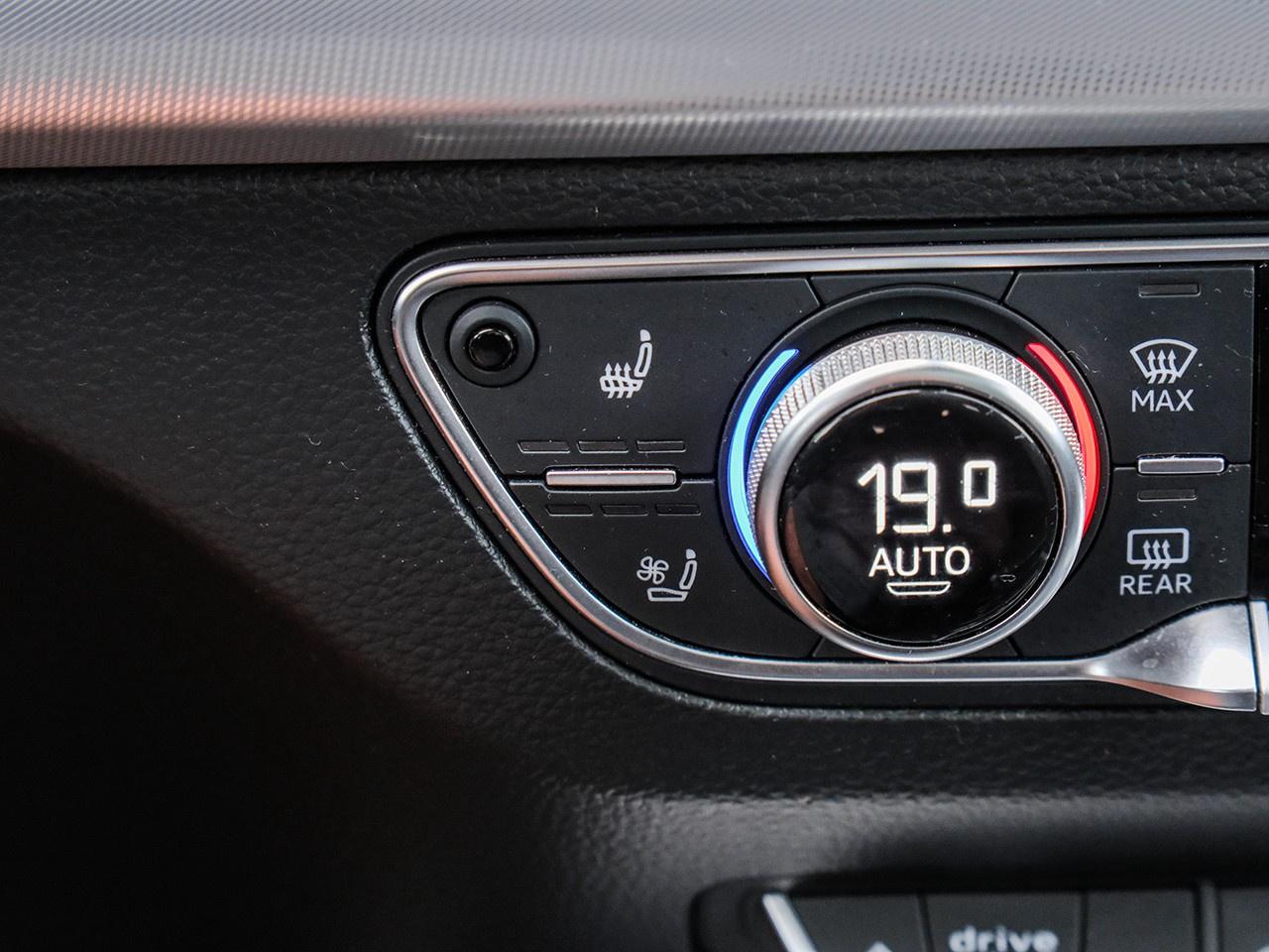 2018 Audi Q5 2.0T Technik Photo