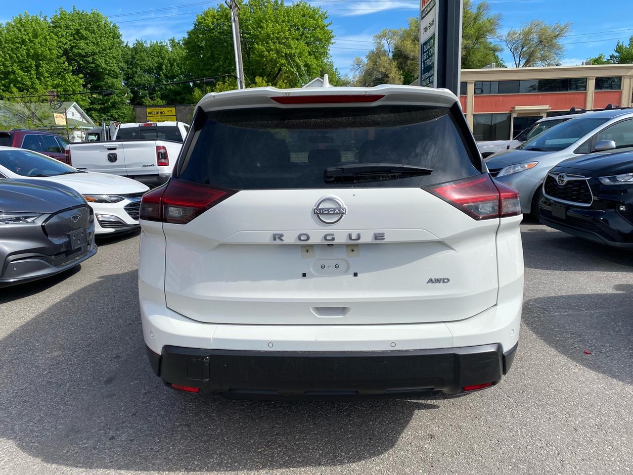2024 Nissan Rogue AWD | Apple CarPlay | Heated Seats | Shop and Compare! Photo4
