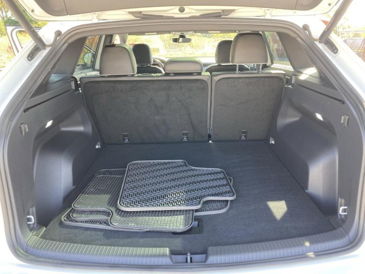 2024 Volkswagen Atlas Cross Sport Execline 4Motion | Panoramic Roof | Leather Seats Photo