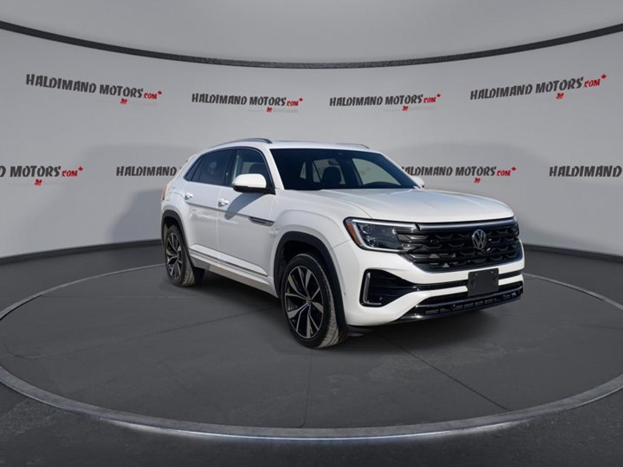 2024 Volkswagen Atlas Cross Sport Execline 4MOTION | Panoramic Roof | Leather Seats | No accidents Photo