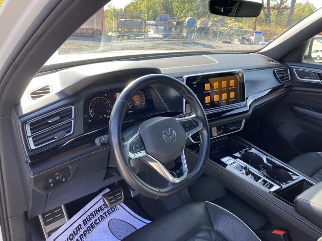 2024 Volkswagen Atlas Cross Sport Execline 4MOTION | Panoramic Roof | Leather Seats | No accidents Photo