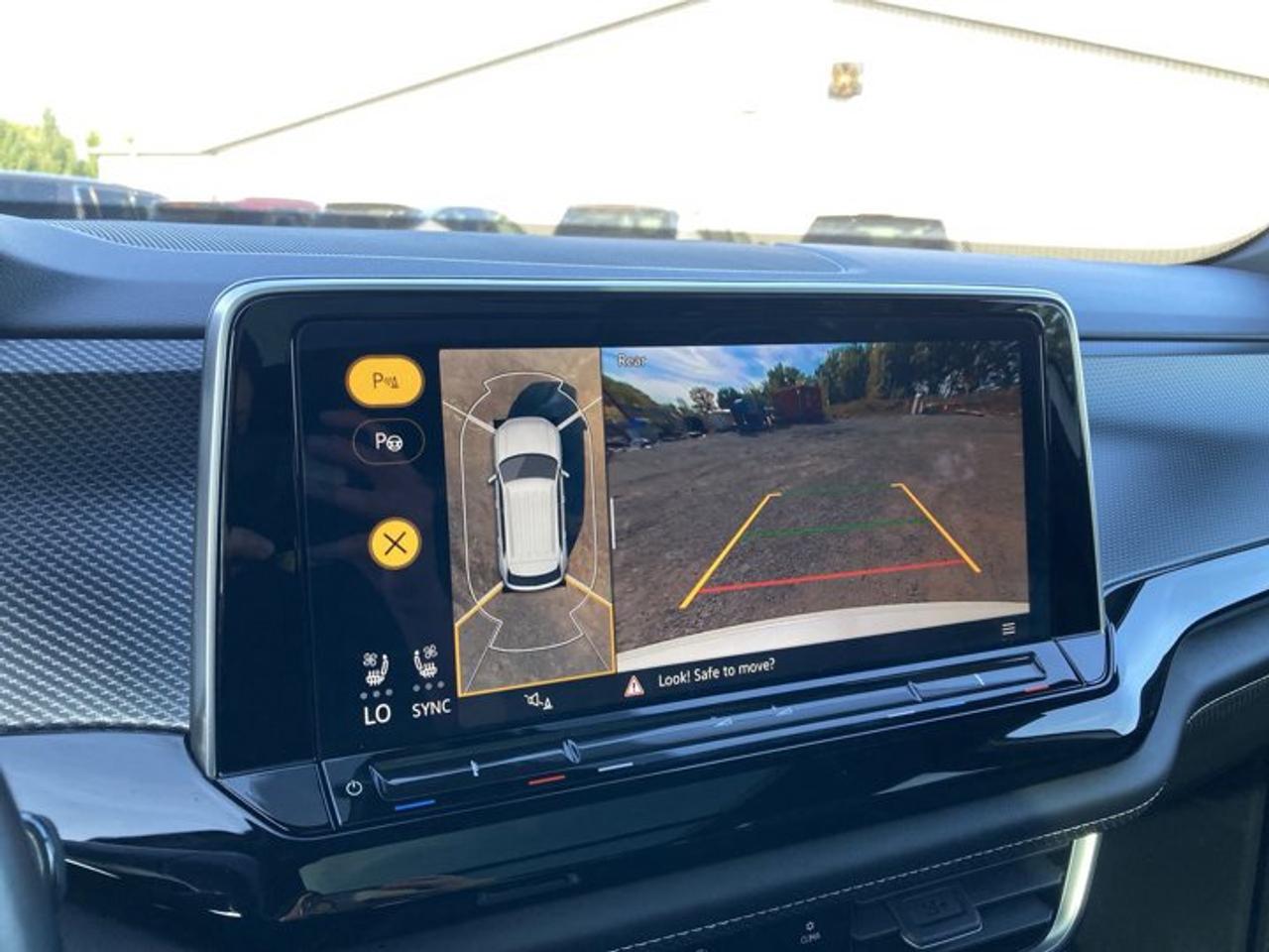 2024 Volkswagen Atlas Cross Sport Execline 4MOTION | Panoramic Roof | Leather Seats | No accidents Photo