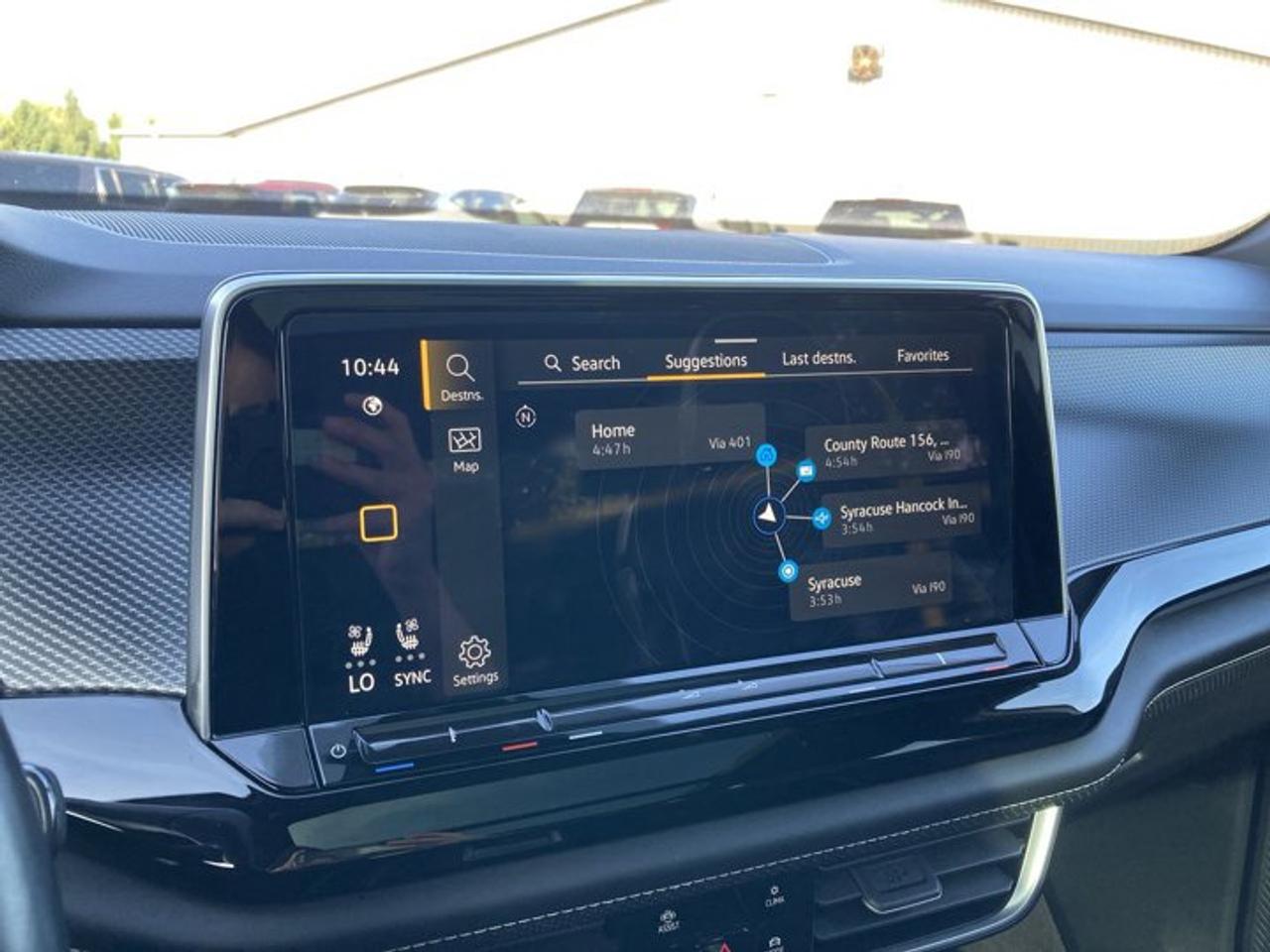 2024 Volkswagen Atlas Cross Sport Execline 4MOTION | Panoramic Roof | Leather Seats | No accidents Photo