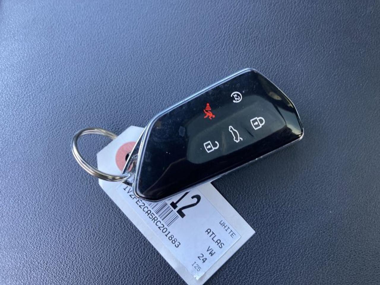 2024 Volkswagen Atlas Cross Sport Execline 4MOTION | Panoramic Roof | Leather Seats | No accidents Photo