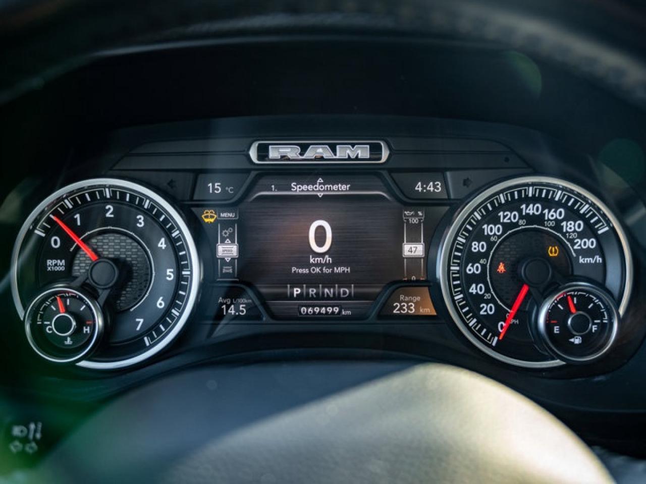 2020 RAM 1500 SPORT Photo3