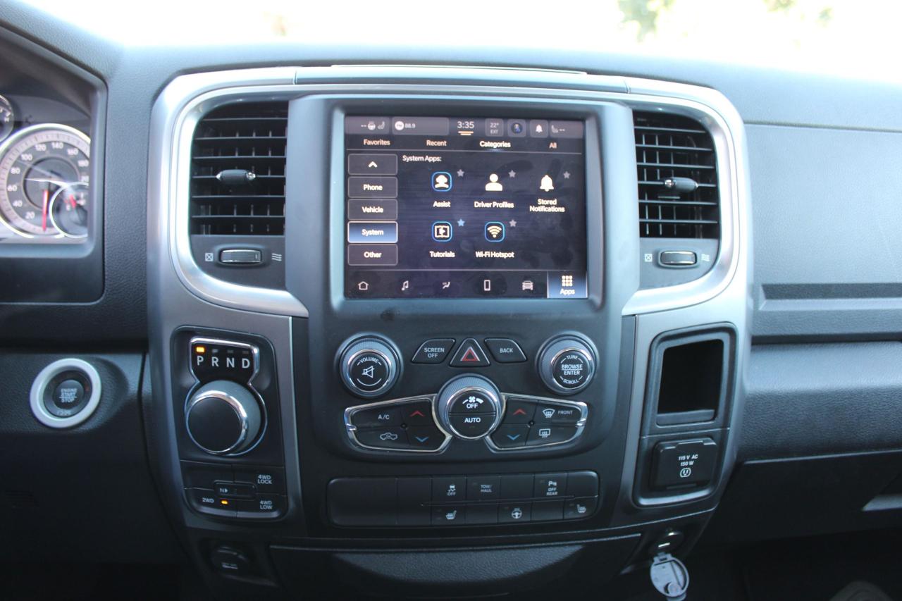 2022 RAM 1500 Classic SLT 4x4 Crew Cab 5'7" Box - Photo #11