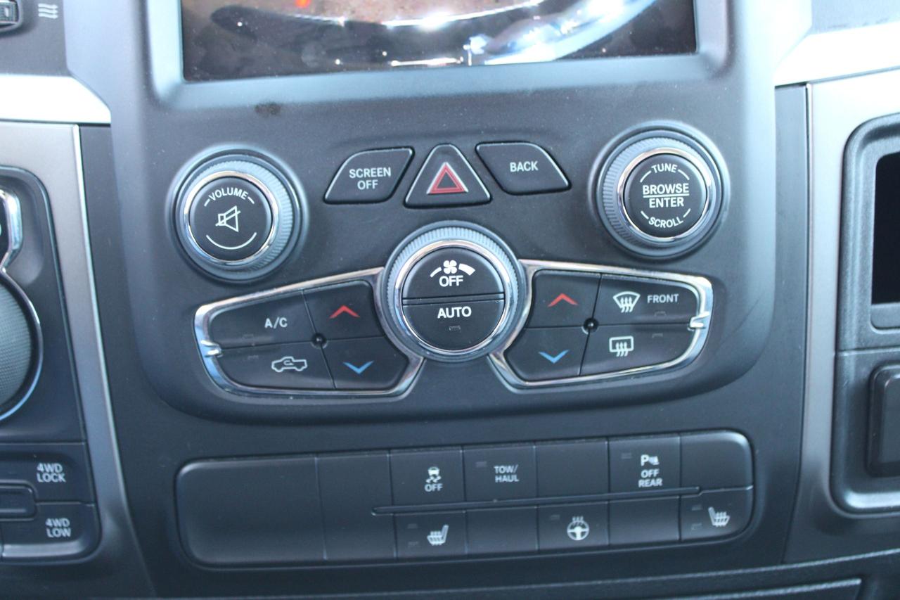 2022 RAM 1500 Classic SLT 4x4 Crew Cab 5'7" Box - Photo #12