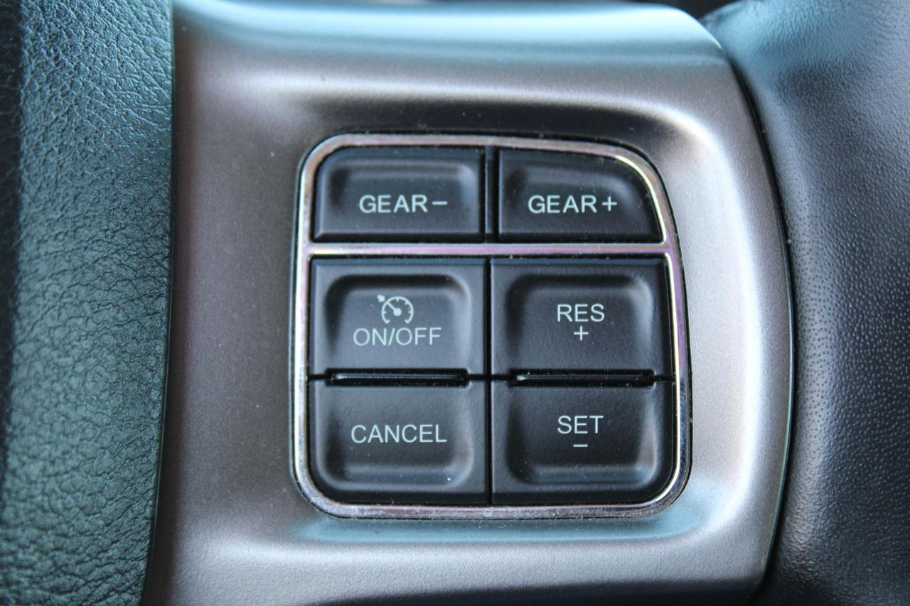 2022 RAM 1500 Classic SLT 4x4 Crew Cab 5'7" Box - Photo #17