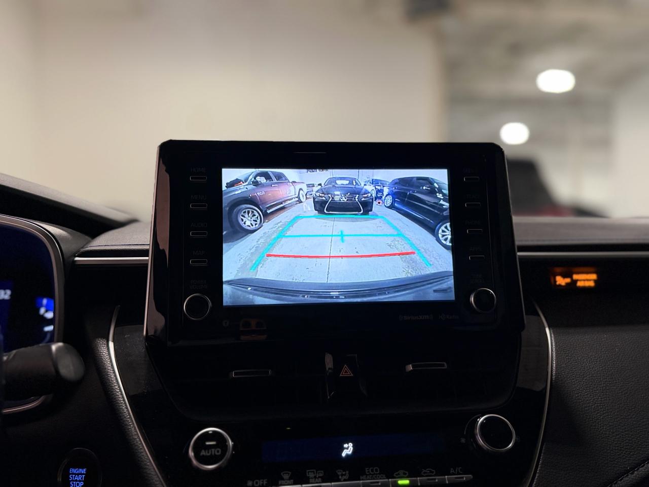 2020 Toyota Corolla SE - Photo #10