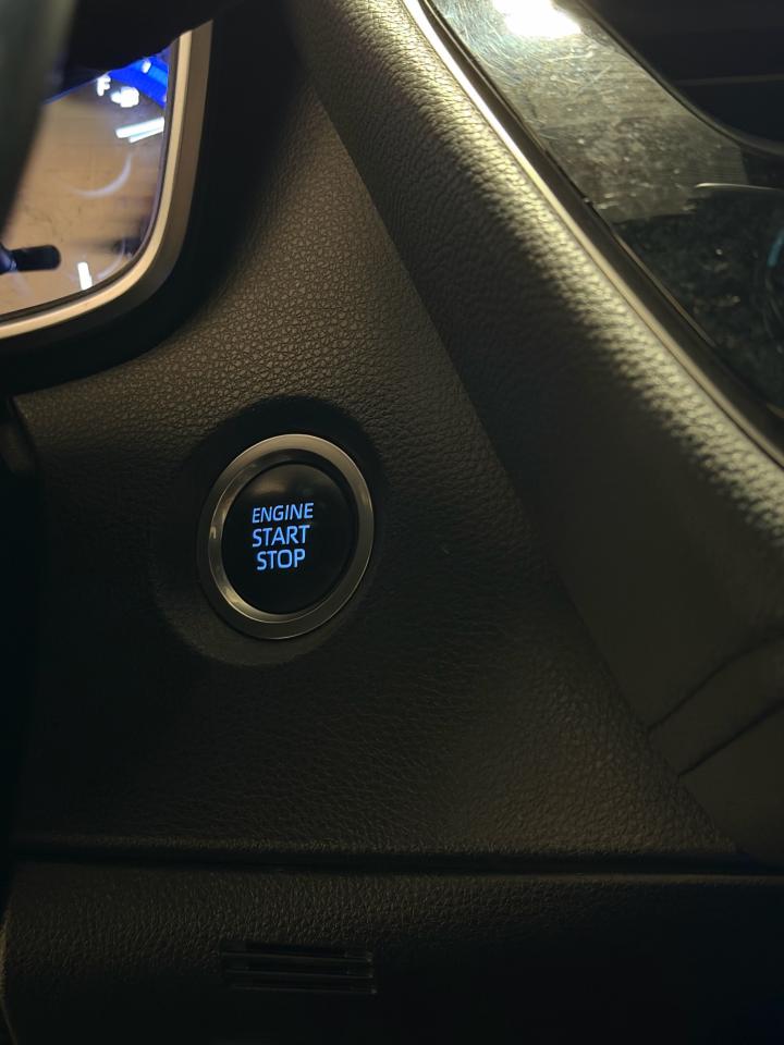 2020 Toyota Corolla SE - Photo #11
