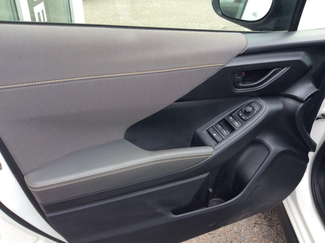 2024 Subaru Crosstrek Onyx Photo2