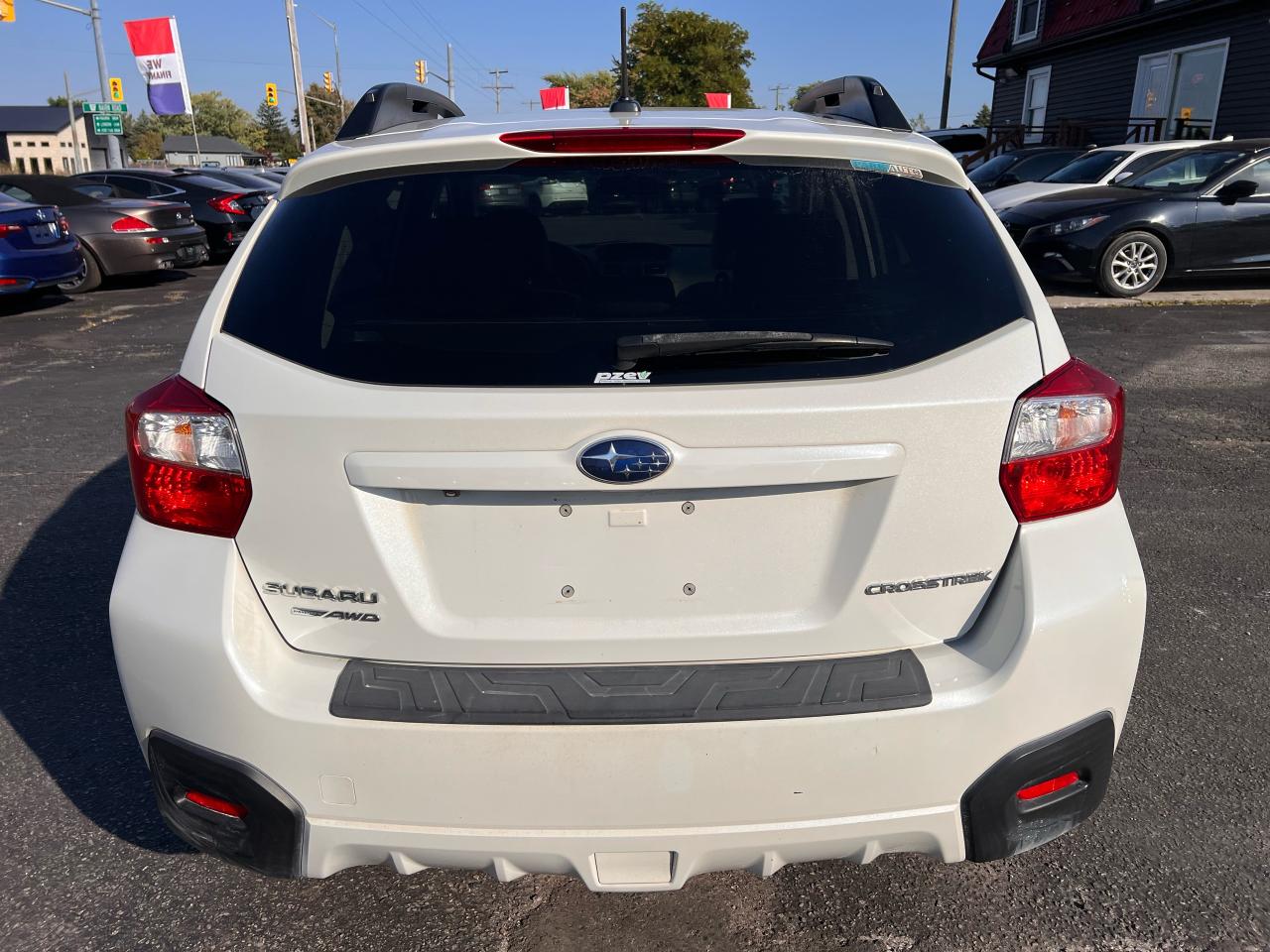 2016 Subaru Crosstrek 2.0i w/Limited Pkg Photo4