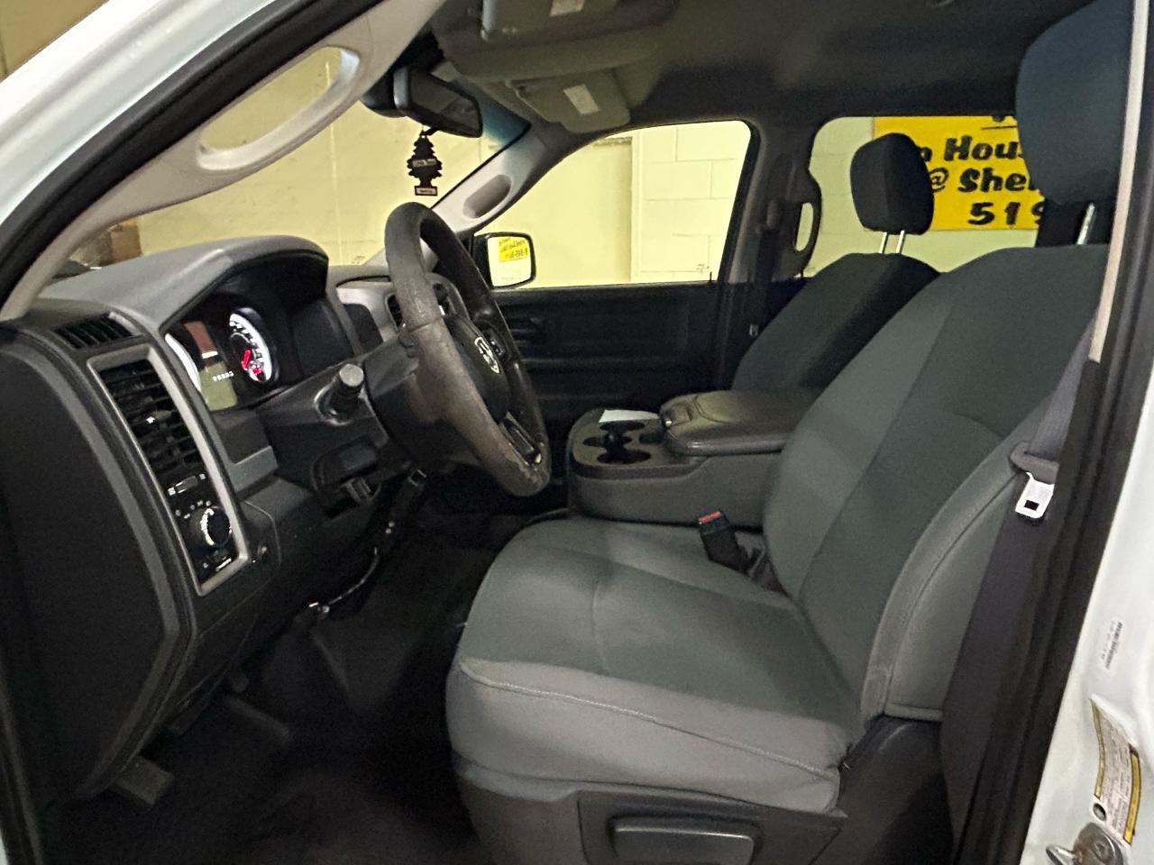 2016 RAM 2500 ST - Photo #9