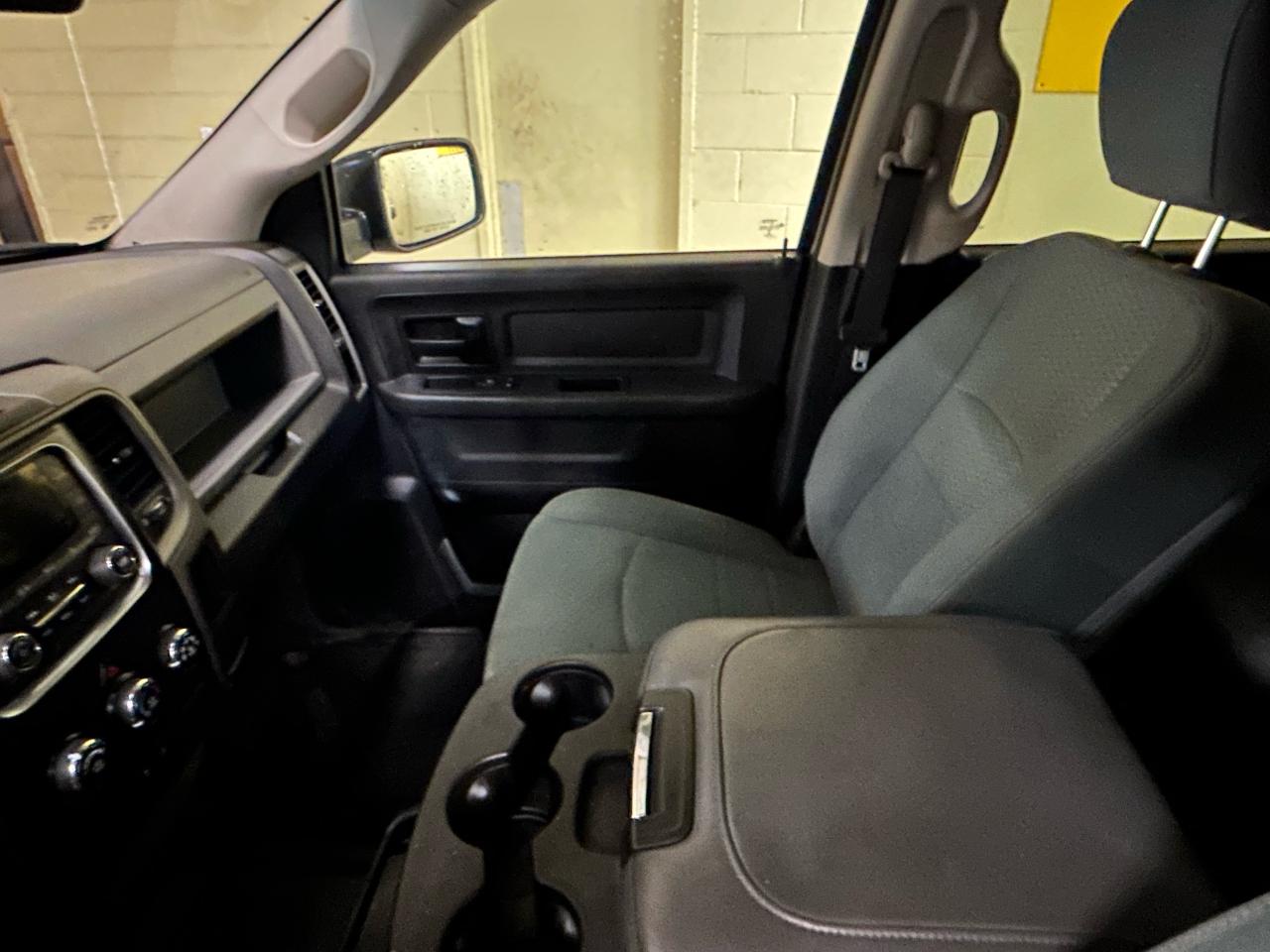 2016 RAM 2500 ST - Photo #11