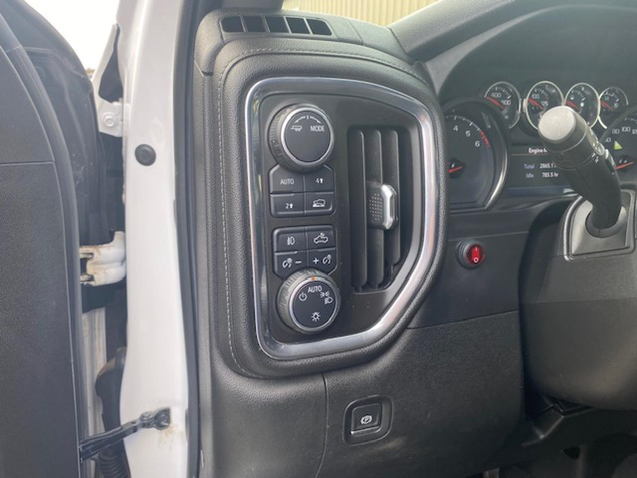 2020 Chevrolet Silverado 1500 4WD Crew Cab 157" LT - Photo #10