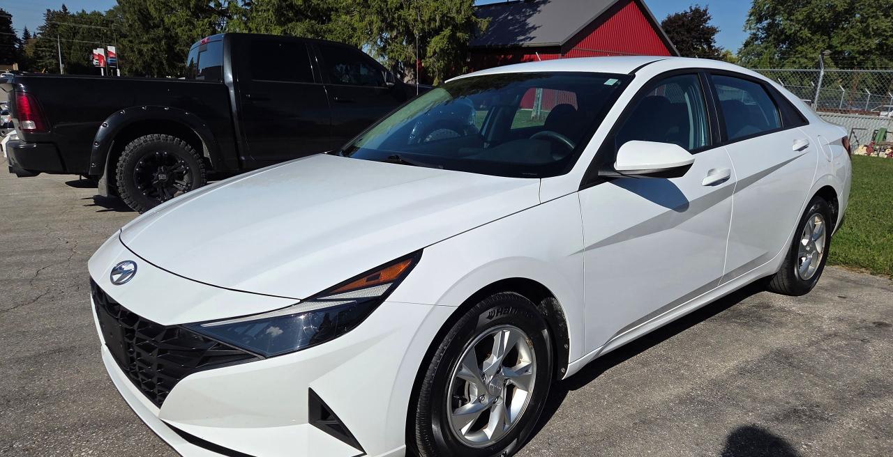 2023 Hyundai Elantra Essential - Photo #1