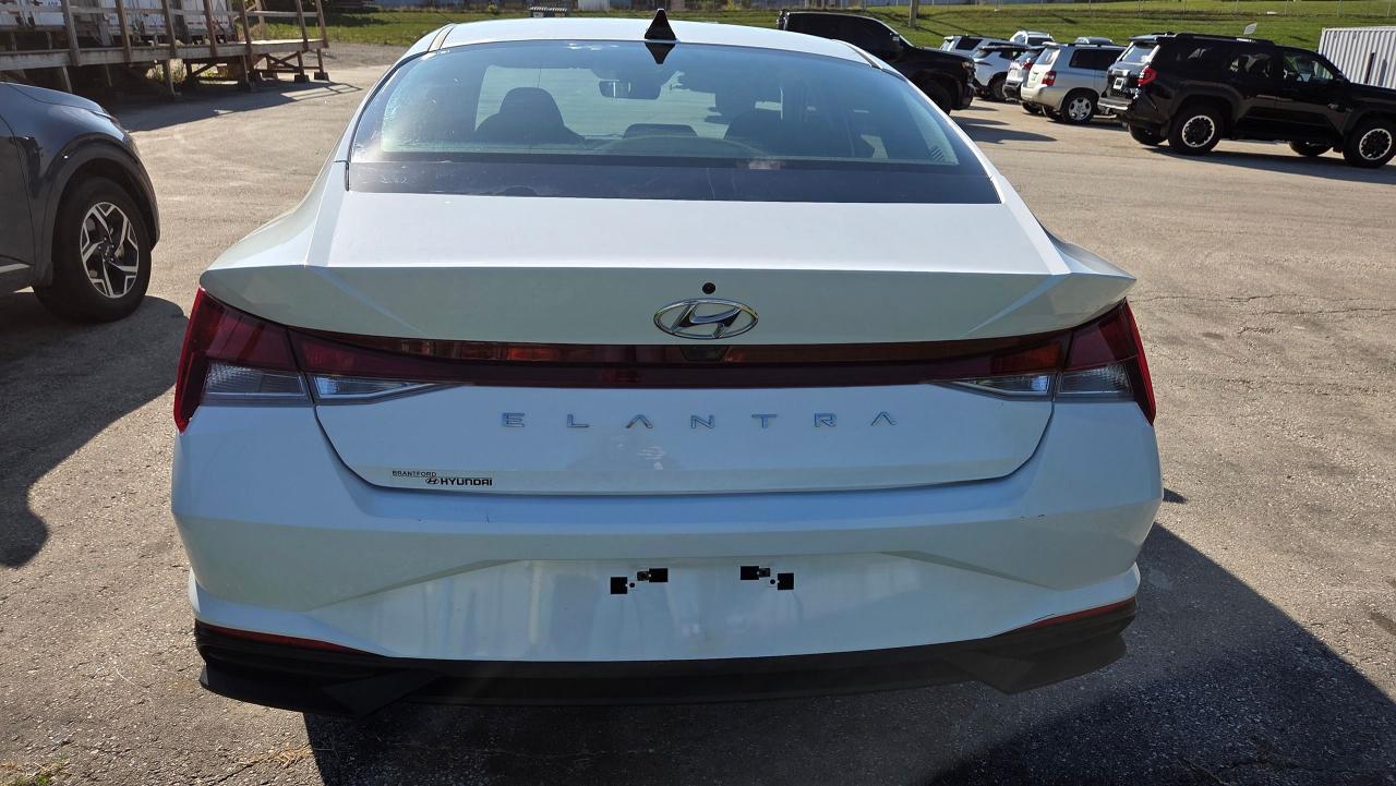 2023 Hyundai Elantra Essential Photo2